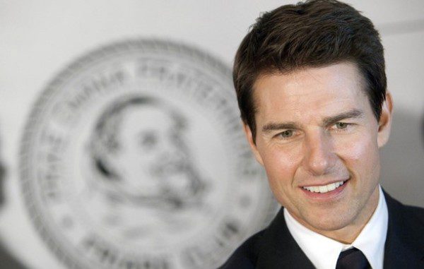 Actor Tom Cruise arrives before The Friars Club and Friars Foundation honored him with the Entertainment Icon Award at the Waldorf Astoria in New York June 12, 2012. REUTERS/ Andrew Kelly (UNITED STATES - Tags: ENTERTAINMENT PROFILE HEADSHOT SOCIETY)