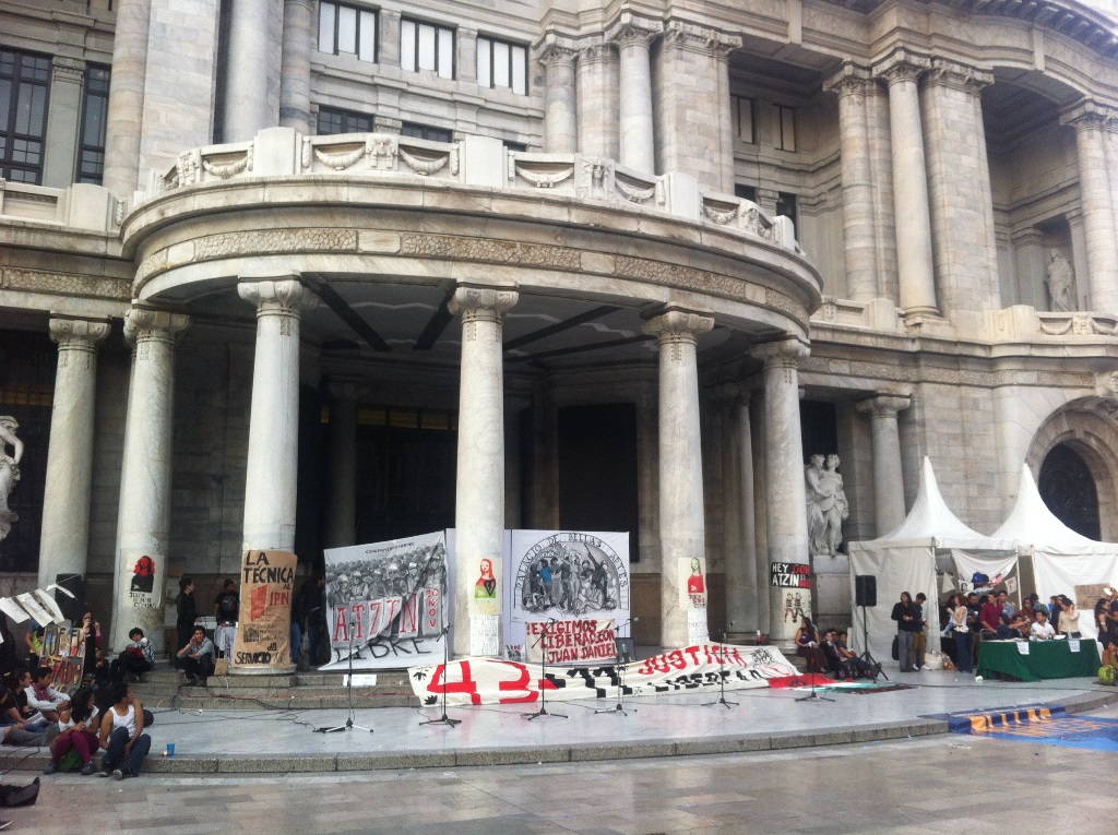 Ayotzinapa – Palacio de Bellas Artes – México DF