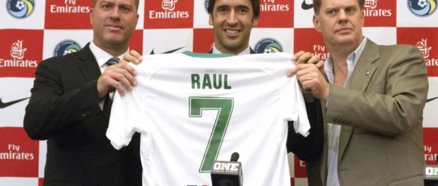 Raúl. Cosmos.