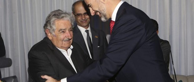 El Rey y Mujica
