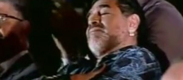 maradona duerme
