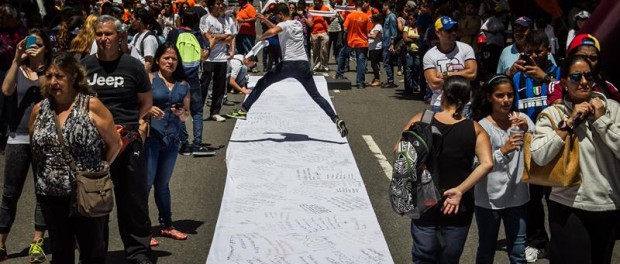 antichavistas firman acuerdo