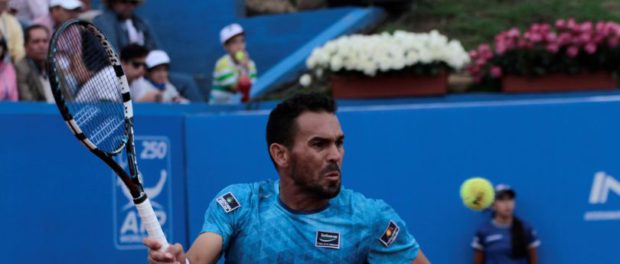 Víctor Estrella.
