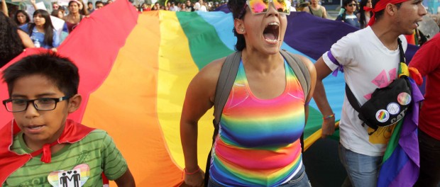 MARCHA PARA PERDIR AL CONGRESO QUE APRUEBE UNIÓN CIVIL PARA PAREJAS DEL MISMO SEXO