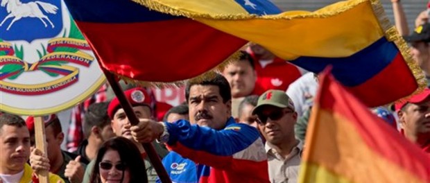 Maduro con bandera