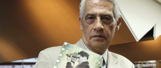 ESCRIBIR, EL PLACER SOLITARIO DEL MEXICANO GUILLERMO CHAO