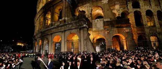 Coliseo romano viernes santo