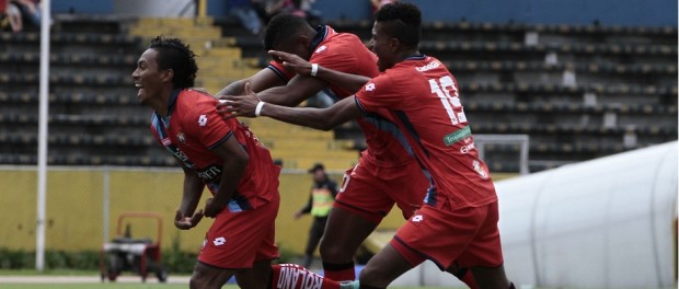 api_-_2015_-_04_-_26_-_Nacional_vs_Cuenca_17