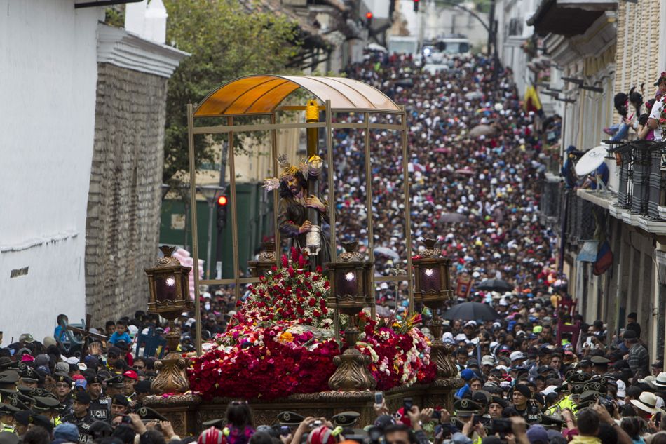 Procesión de Semana Santa en Ecuador El Señor del Gran Poder · larepublica.ec