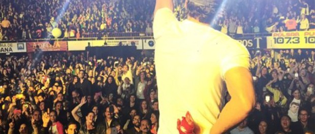 Enrique Iglesias accidente mano