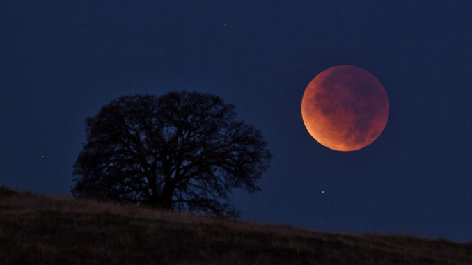 eclipse total super luna
