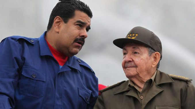Nicolás-Maduro-y-Raúl-Castro-LH