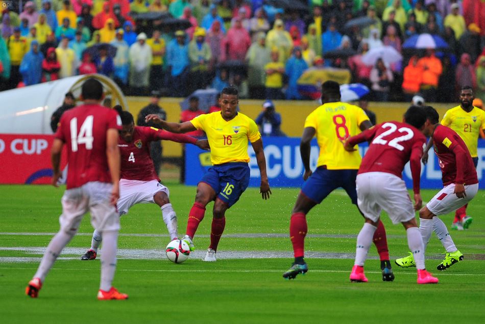ECUADOR, Quito (13-10-2015). ECUADOR VS BOLIVIA. FOTOS API / JUAN CEVALLOS.