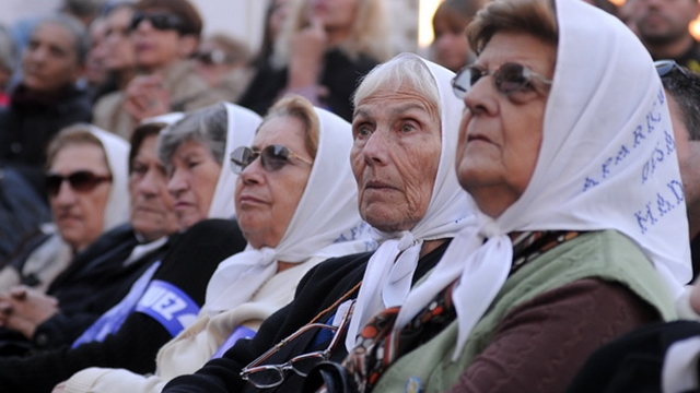 Abuelas de Plaza de Mayo
