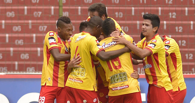 ECUADOR, Quito: (22/11/2015).- Liga de Quito vs Aucas. FOTOS API.