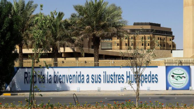 RIAD SE ENGALANA EN ESPAÑOL PARA ACOGER LA CUMBRE ASPA