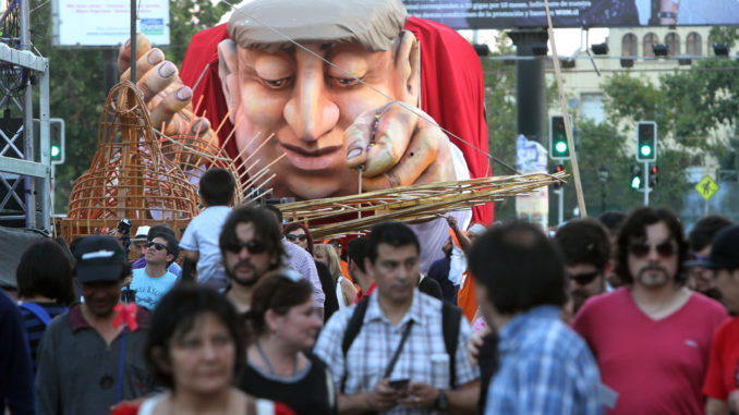 CARNAVAL CALLEJERO NERUDA VIENE VOLANDO