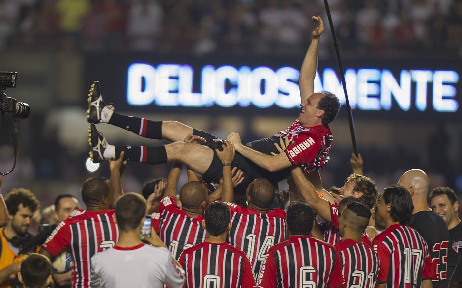 ROGERIO CENI SE DESPIDE DE LAS CANCHAS EN SAO PAULO