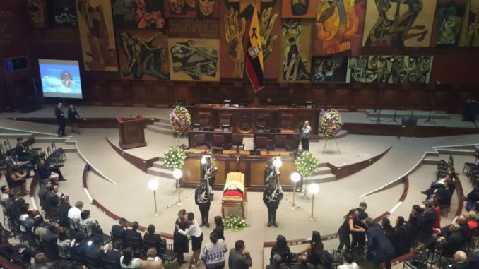 asamblea homenaje serrano