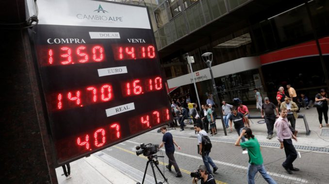 ARGENTINA-DOLAR