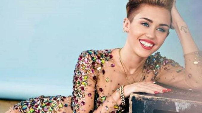 miley-cyrus-triste navidad