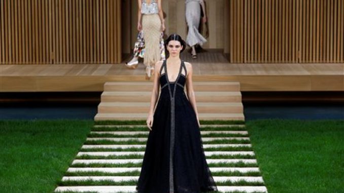 Chanel presenta desfile ecológico en París