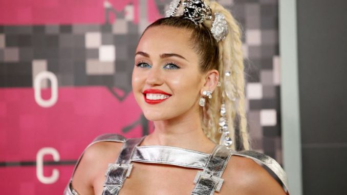 Miley Cyrus cara