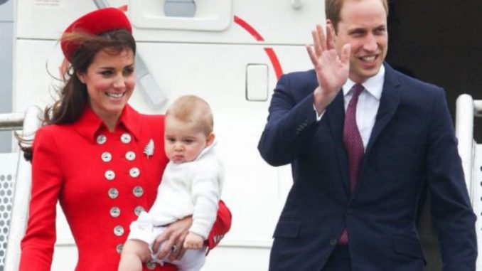 Principe Will con Kate y George
