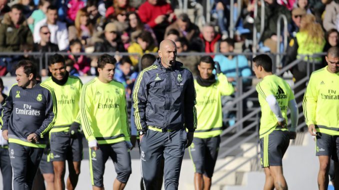 ZIDANE DIRIGE SU PRIMER ENTRENAMIENTO AL FRENTE DEL REAL MADRID