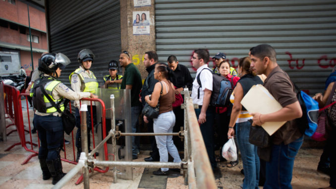 Ambiente de crispación en Venezuela a horas de instalación del Parlamento