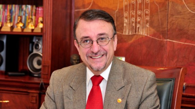 enrique ayala mora