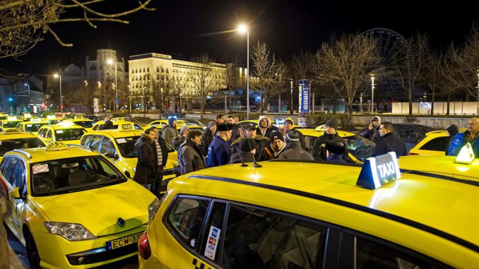 UBER-HUNGRIA-PROTESTA