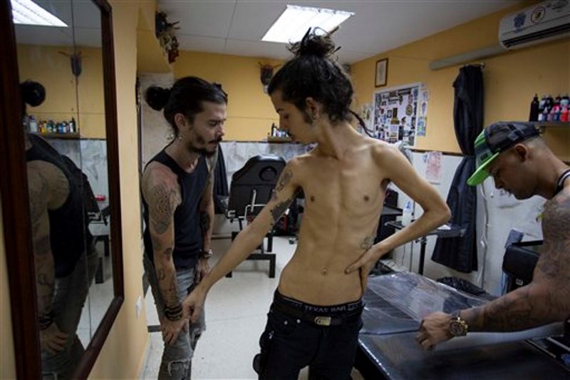 tatuajes joven cubano