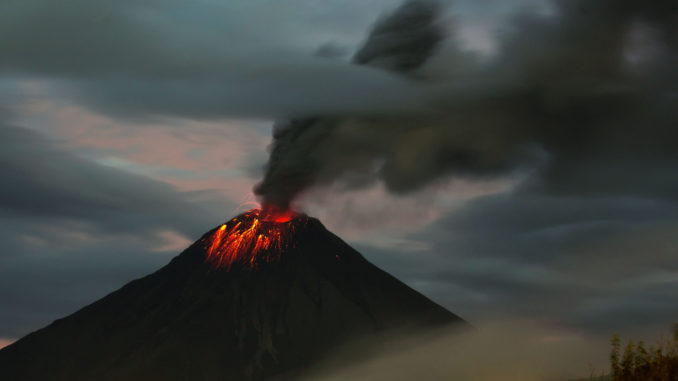 ECUADOR, (27/02/2016). Volcan Tungurahua. FOTOS API / JUAN CEVALLOS.