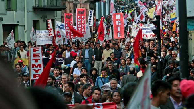 ECUADOR, Quito (2016/03/17) Marcha Quito. FOTOS API / JUAN CEVALLOS.