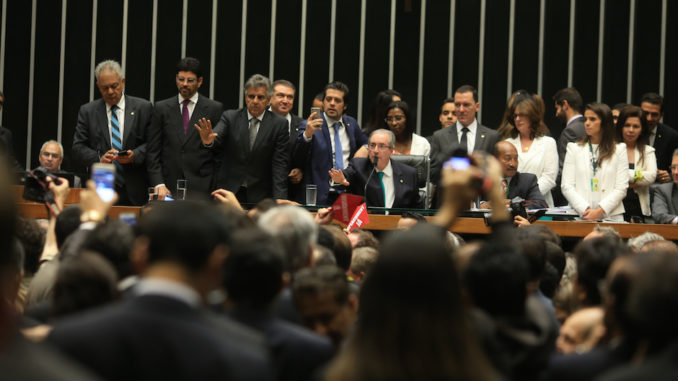 El Congreso retoma el proceso que puede desalojar a Rousseff del poder
