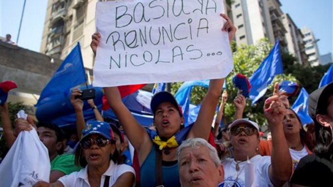 Maduro ya renuncia