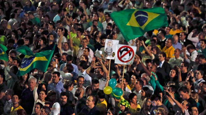 fora dilma uno