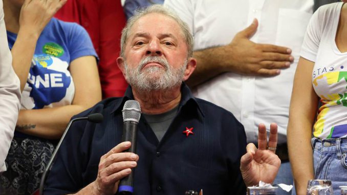 LULA DICE QUE SE SINTIÓ "PRISIONERO" TRAS OPERACIÓN POLICIAL EN SU CONTRA