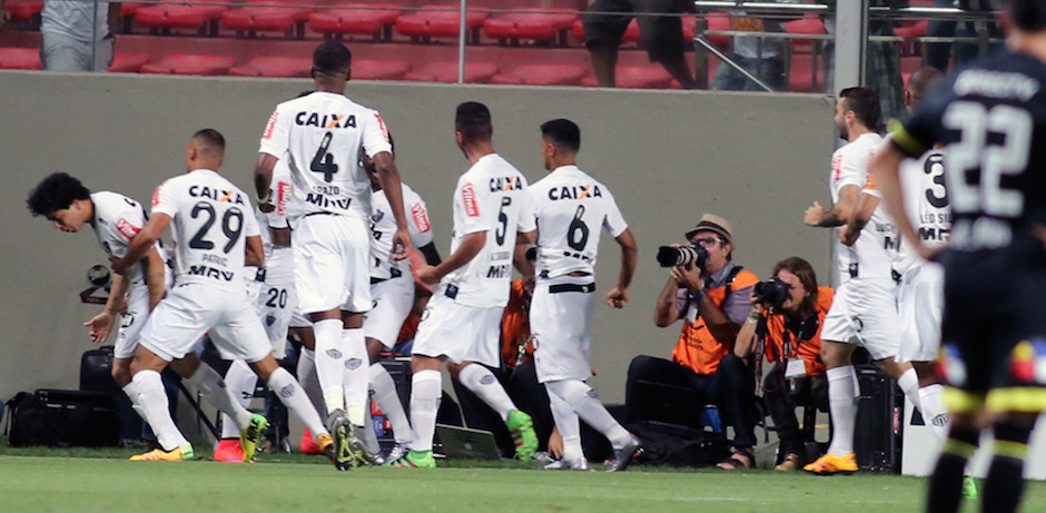 ATLÉTICO MINEIRO VS COLO COLO .