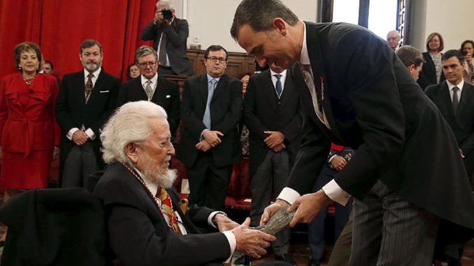 fernando-del-paso-recibe-premio-cervantes-1461419475535