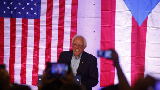 SANDERS INICIA SU APRETADA AGENDA EN PUERTO RICO