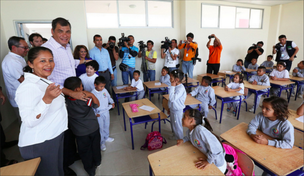 escuelas Manabí Correa
