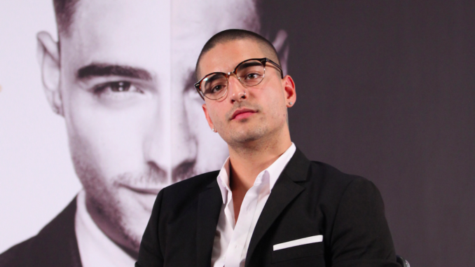 BOGOTÁ (COLOMBIA), 12/05/2016.- Fotografía del 14 de abril de 2016 del cantante colombiano Maluma posando durante una rueda de prensa en Ciudad de México. Maluma será el principal favorito de la próxima edición de los Premios Juventud, cuya lista de nominados se dio a conocer hoy, jueves 12 de mayo de 2016, al recibir ocho candidaturas de estos galardones que se entregan por votación popular. Estos premios que otorgará la cadena hispana Univision el próximo 14 de julio en Miami (EE.UU.) reconocen a las celebridades preferidas de los jóvenes latinos de Estados Unidos en el cine, la música, la televisión y los deportes. EFE/ARCHIVO/Mario Guzman