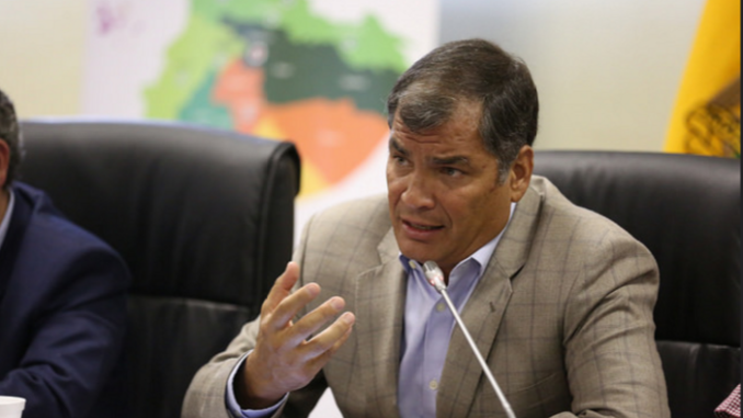 Quito (Pichincha), 18 may 2016.- El Presidente de la República, Rafael Correa, lideró esta tarde el Comité de Operaciones de Emergencia (COE) Nacional, donde se evaluó los daños ocasionados por el nuevo movimiento telúrico, réplica del terremoto de abril pasado. Foto: Eduardo Santillán / Presidencia de la República