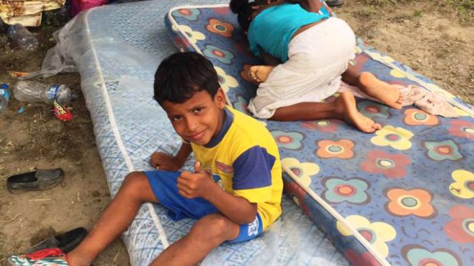 Niños terremoto Ecuador