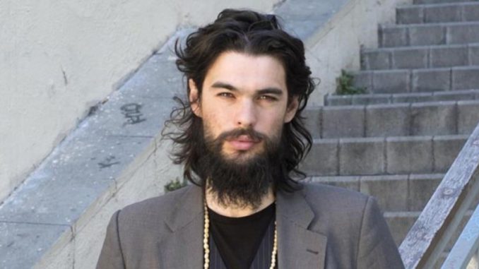ICULT EL DIRECTOR DE CINE OLIVER LAXE