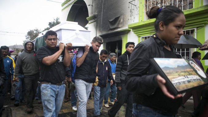 EL GOBIERNO MEXICANO Y LOS MAESTROS SE SENTARÁN A DIALOGAR TRAS PROTESTAS