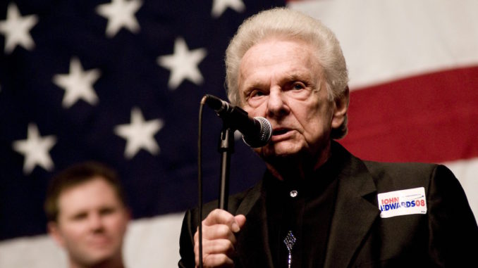 Muere el músico de bluegrass Ralph Stanley a la edad de 89 años