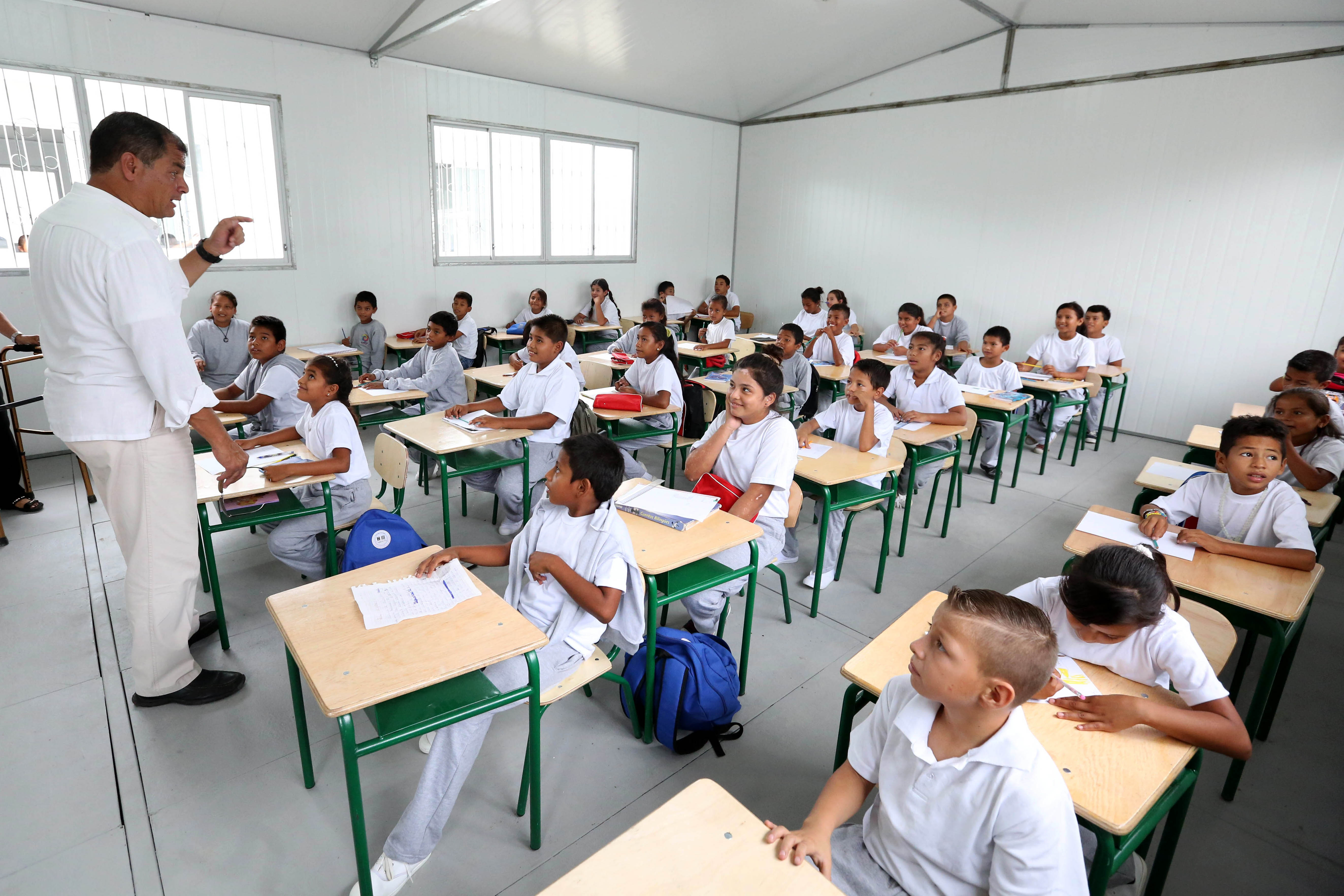 Estructura y niveles del sistema educativo ecuatoriano: público, privado y técnico
